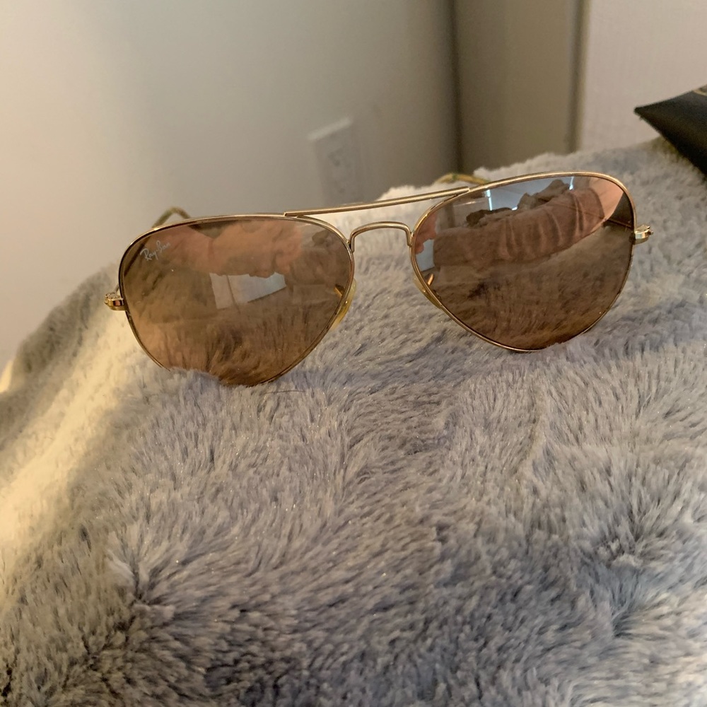 Ray-Ban gold aviators - Picture 2 of 5